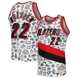 Estupendo Clyde Drexler Portland Trail Blazers 1991 92 Hardwood Classics Doodle Swingman Jersey White